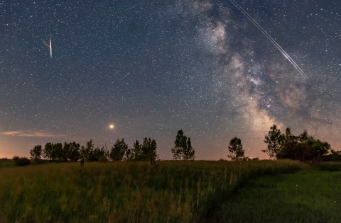 Surges Of Up To 100 Meteors Per Hour Will Light Up The South Carolina Skies During The 2020 Lyrid Meteor This April