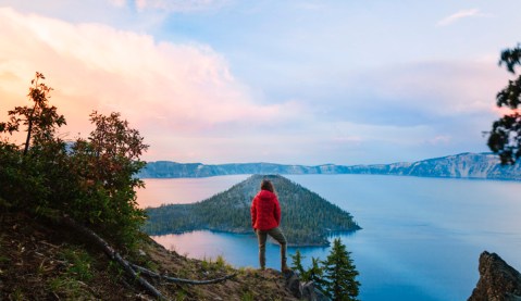 These 14 Photos Of Oregon's Crater Lake Are The Next Best Thing To Being There In Person