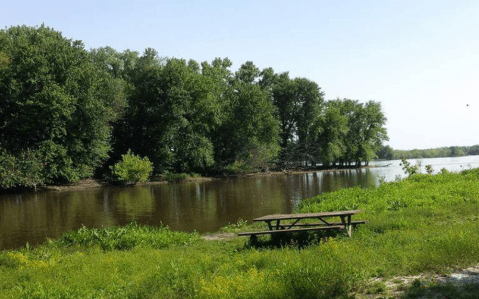 There's A Park Hidden In Plain Sight In Iowa Where Two Rivers Meet