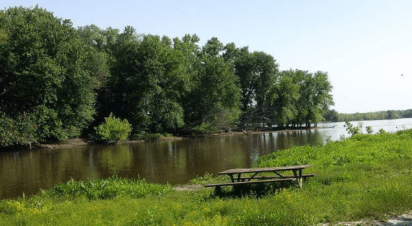 There’s A Park Hidden In Plain Sight In Iowa Where Two Rivers Meet