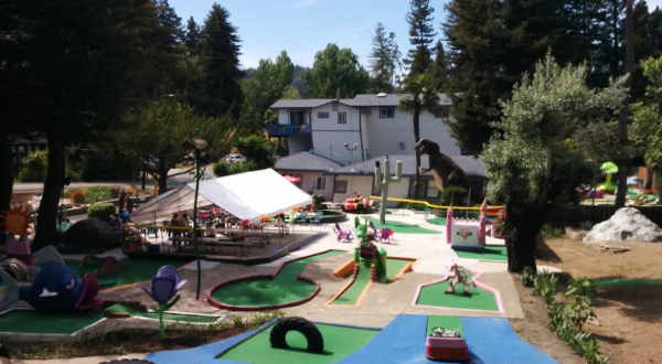 First Opened in 1948, Pee Wee Golf In Northern California Makes For A Wacky Family Outing
