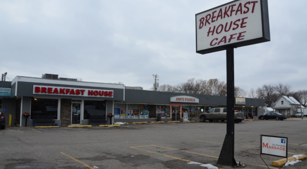 Family-Owned Since The 1970s, Step Back In Time At Breakfast House Cafe In Iowa