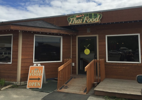 Vida's Thai Food In Alaska Will Serve You Food So Good You Won't Want To Share