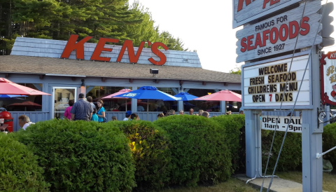 Visit Ken's Place, The Small Town Seafood Joint In Maine That’s Been Around Since 1927