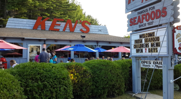 Visit Ken’s Place, The Small Town Seafood Joint In Maine That’s Been Around Since 1927