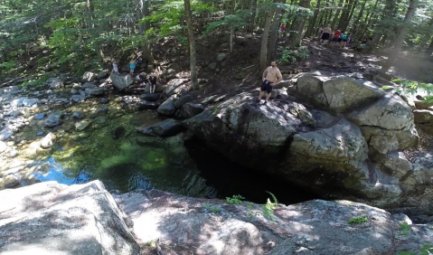 This Underrated Trail In New Hampshire Leads To A Hidden Turquoise Pool