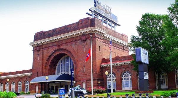 The Chattanooga Choo Choo Hotel In Tennessee Hotel Once Operated As A Train Terminal