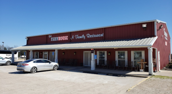 Drive Out To Farmhouse Restaurant, A Little Red Barn In Texas That’s Worth The Scenic Trip