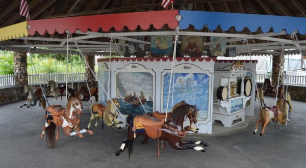 The Oldest Carousel In America Is Located Right Here In Rhode Island