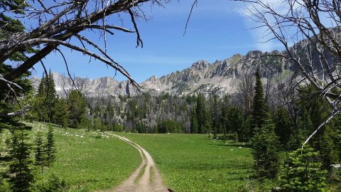 Come See Why Montana's Beehive Basin Is One Of The Best Day Hikes In The Country