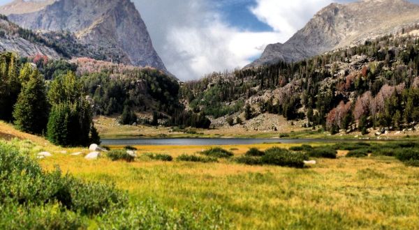 This Scenic Hilly Hike In Wyoming Will Keep You In Shape This Year