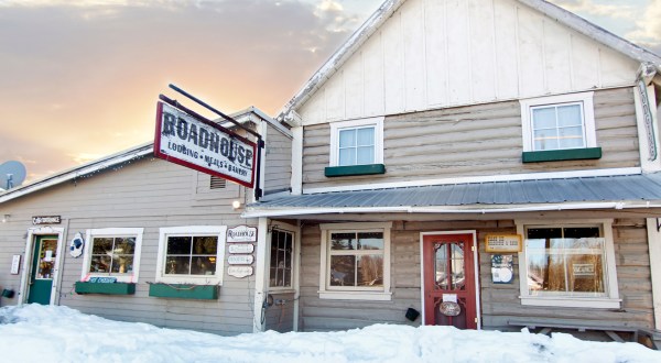 The Small Bakery At Talkeetna Roadhouse In Alaska Has Pies Known Around The World