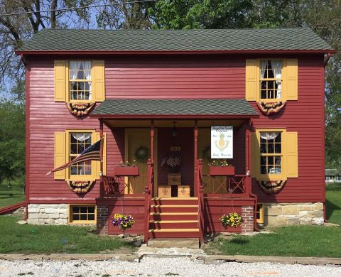 Meander Through This Charming Missouri Shop That Sells Handcrafted Home Décor