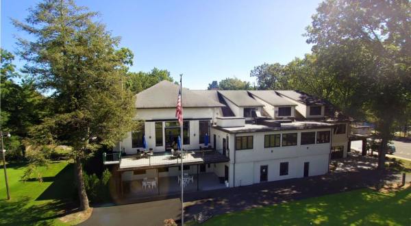 Eat, Golf, And Swim At This Historic Country Club In Beckley, West Virginia That’s Now Open To All