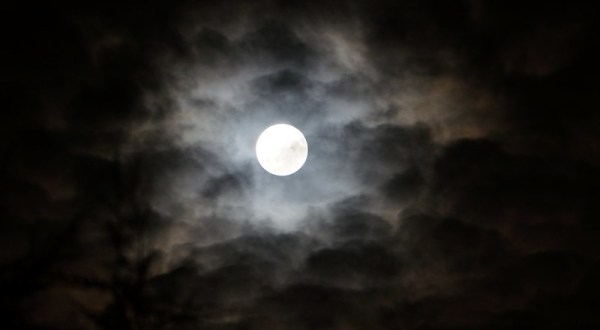 The Biggest And Brightest Full Moon Of The Year Will Be Visible In Missouri In Early April