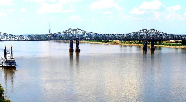 The Tallest, Most Impressive Bridge In Mississippi Can Be Found In The Town Of Natchez       