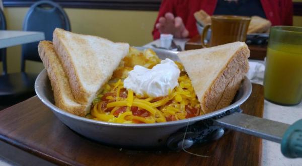 This Unassuming Restaurant In Pennsylvania Serves Some Of The Best Breakfast Skillets Around
