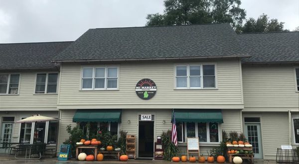 MI Market Suttons Bay In Michigan Is Offering Delicious Free Soup To Anyone In Need