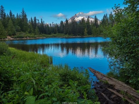 You May Never Want To Leave The Serenity Of Mirror Lake In Oregon