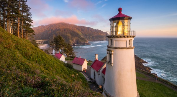 The Most-Photographed Lighthouse In The Country Is Right Here On The Oregon Coast
