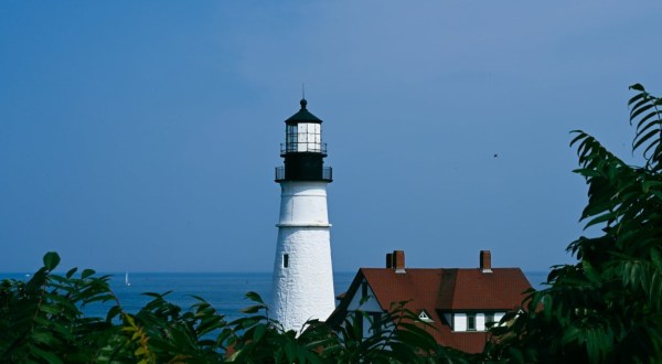 The Most-Photographed Lighthouse In The Country Is Right Here On The Maine Coast