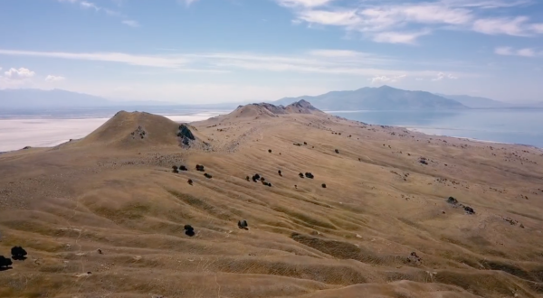 A Drone Flew High Above An Island In Utah And Caught The Most Incredible Footage