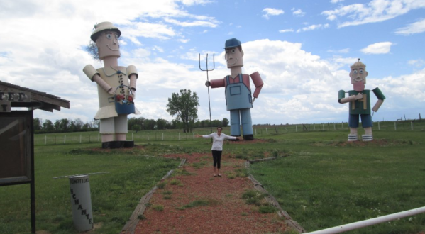 It Doesn’t Get Much Quirkier Than Regent, North Dakota’s Giant Sculptures, Castle, And More