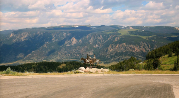 Marvel At The Beautiful Dead Indian Summit Overlook In Wyoming Without Getting Out Of Your Car