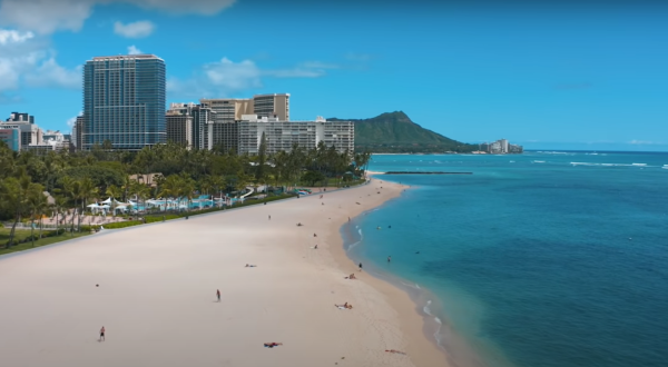 You’ve Never Seen The Famous Waikiki Beach Quite As Empty As This