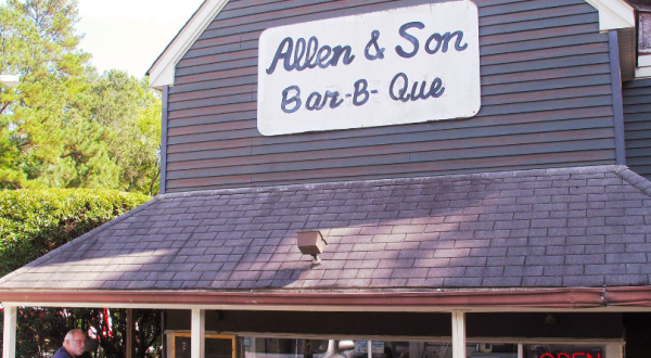 Tantalize Your BBQ Lovin’ Taste Buds After A Spin Through The Drive-Thru At Allen & Sons BBQ In North Carolina