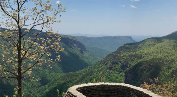 A Drone Flew Over The Linville Gorge In North Carolina And Captured Mesmerizing Footage