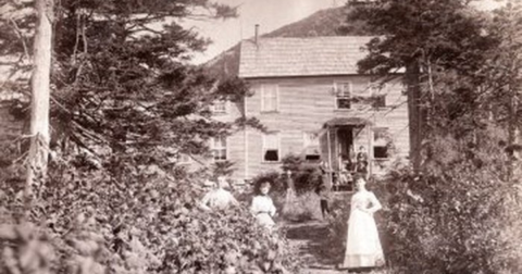 A Creepy Ghost Town In Vermont, Glastenbury Is The Stuff Nightmares Are Made Of
