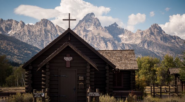10 Staggeringly Beautiful Places In Wyoming That Will Always Be Waiting For You