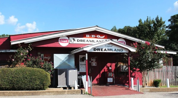 Dreamland Bar-B-Que Is One Of Alabama’s Most Iconic Foods And You Can Have It Shipped Right To Your Doorstep