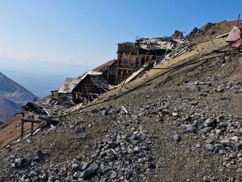 This Breathtaking Hike In Alaska Will Take You Straight To An Abandoned Mine