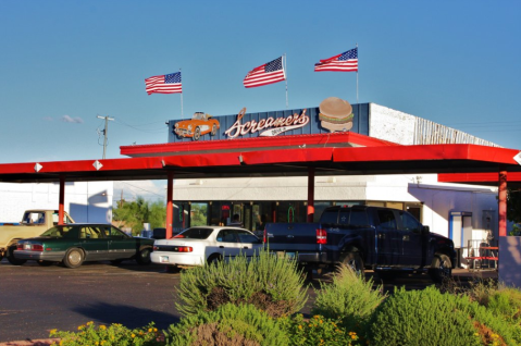 The Burgers And Shakes From This Middle-Of-Nowhere Arizona Drive-In Are Worth The Trip