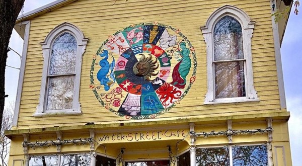 Water Street Cafe In Maryland Is Delightfully Quirky, Inside And Out