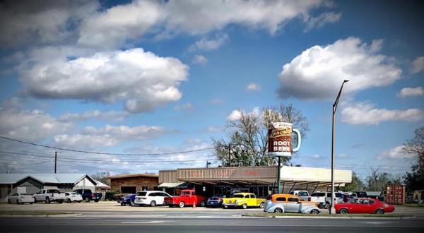 Frostop, The Old Fashioned Drive-In Restaurant In Louisiana Hasn’t Changed In Decades