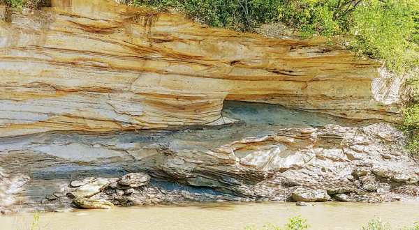 Enjoy A Day Exploring A Miniature Cliff At The Underrated Echo Cliff Park In Kansas