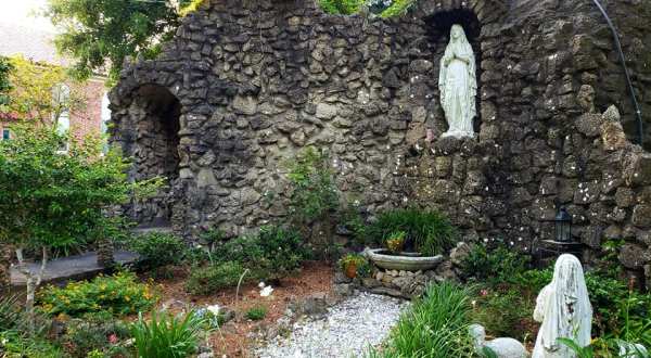 Most People Don’t Know There’s A Beautiful Grotto At St. Augustine’s Seminary In Mississippi   