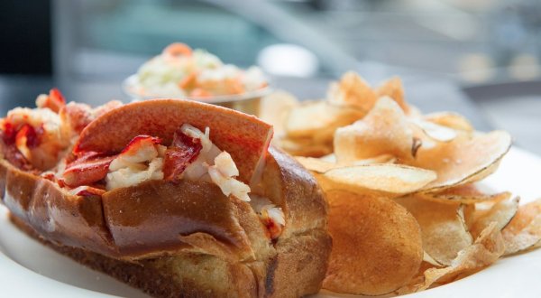 Anyone Who Loves Lobster Rolls Should Try Row 34 In New Hampshire At Least Once
