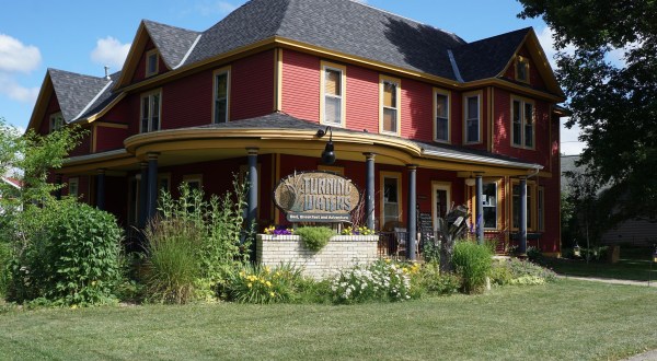 Book A Stay At Turning Waters B&B For A Peaceful Time In One Of Minnesota’s Most Charming Towns