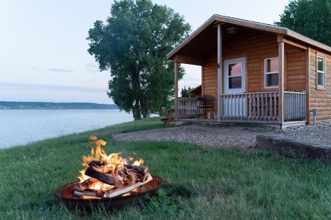 These Quaint Cottages On The Banks Of The Missouri River In South Dakota Will Make Your Summer Splendid