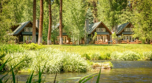 These Quaint Cottages On The Banks Of The Metolius River In Oregon Will Make Your Summer Splendid