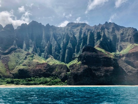Hawaii’s Na Pali Coast State Wilderness Park Is A Natural Oasis That Rivals Our National Parks