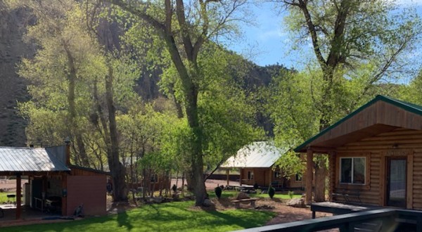 These Quaint Cottages On The Banks Of The Sevier River In Utah Will Make Your Summer Splendid