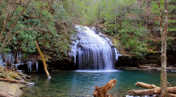 This Easy 1.5-Mile Trail Leads To Stinging Fork Falls, One Of Tennessee’s Most Underrated Waterfalls