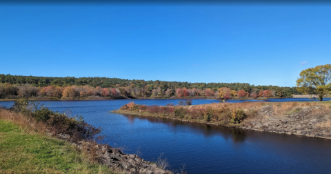 If You're Itching For A Springtime Lake Hike, Buffumville Lake Loop In Massachusetts Is Spectacular