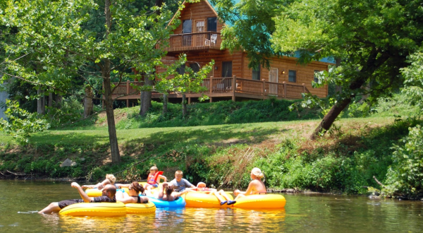 These Quaint Cottages On The Banks Of The Little River In Tennessee Will Make Your Summer Splendid