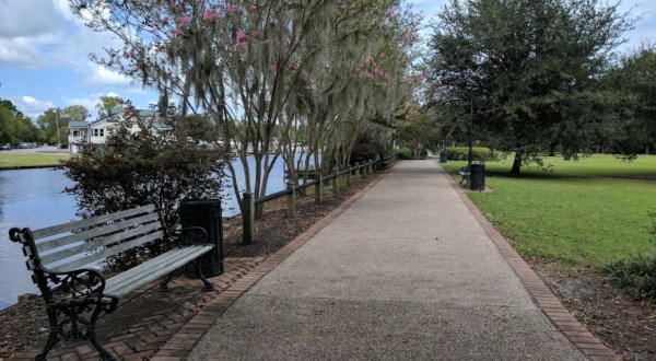 8 River Walks In South Carolina That Are Ideal For An Outdoor Adventure